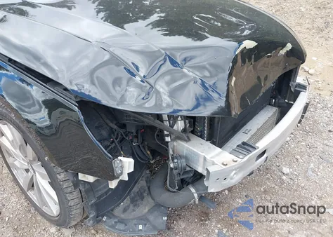 2017 Audi A4 2.0T Ultra Premium z USA, uszkodzony, nr VIN WAUGMAF40HN048791